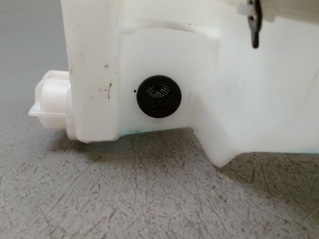 RESERVOIR LAVE-GLACE AVANT DACIA SANDERO 2008-