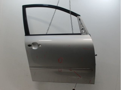 PORTE AVANT DROIT TOYOTA AVENSIS VERSO 01-03