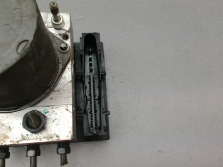 UNITE HYDRAULIQUE ABS KIA CARNIVAL/SEDONA MONOSP. II 2006-2010