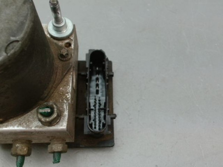 UNITE HYDRAULIQUE ABS OPEL CORSA III Phase 2 (C) 2003-2006