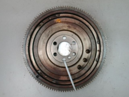 VOLANT MOTEUR PEUGEOT 206 + 2009-2013 1.4 i 