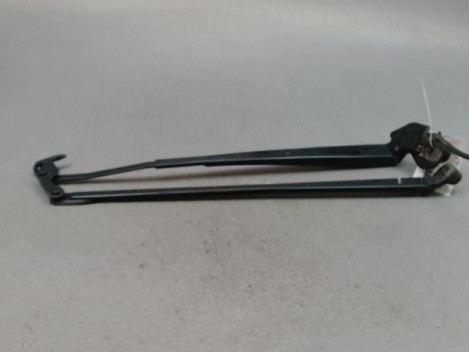 BRAS ESSUIE-GLACE AVANT TOYOTA YARIS II 2010-