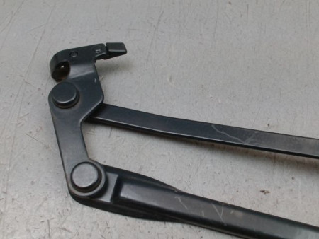 BRAS ESSUIE-GLACE AVANT TOYOTA YARIS II 2010-