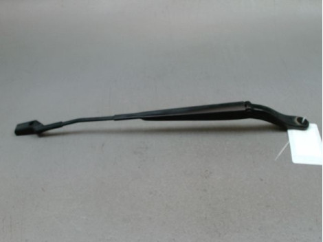 BRAS ESSUIE-GLACE AVANT GAUCHE PEUGEOT 208 2012-...