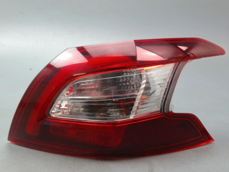 FEU ARRIERE DROIT PEUGEOT 308 2011-