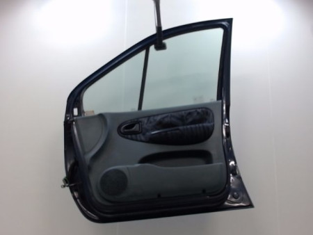 PORTE AVANT DROIT RENAULT MEGANE SCENIC MONOSP. I Phase 1 1996-1999
