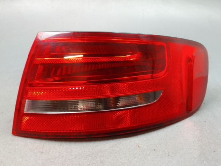 FEU ARRIERE DROIT AUDI A4