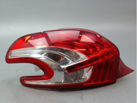 FEU ARRIERE GAUCHE  PEUGEOT 208 Phase 1 2012-...