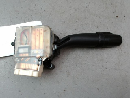 COMMANDE ECLAIRAGE TOYOTA AVENSIS 2005-