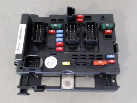 BOITE A FUSIBLES PEUGEOT 206 1998-2009