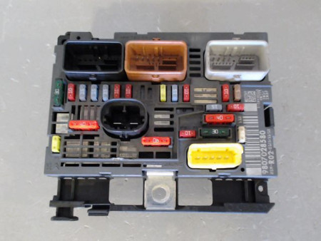 BOITE A FUSIBLES PEUGEOT 3008 BREAK I Phase 1 2009-2013