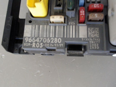 BOITE A FUSIBLES PEUGEOT 308 I Phase 1 2007-2011