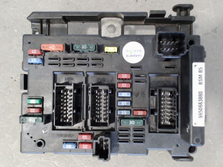 BOITE A FUSIBLES PEUGEOT 307 CC 2P Phase 1 2003-2005