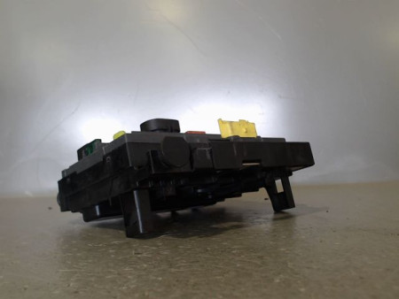 BOITE A FUSIBLES PEUGEOT 3008 BREAK I Phase 1 2009-2013
