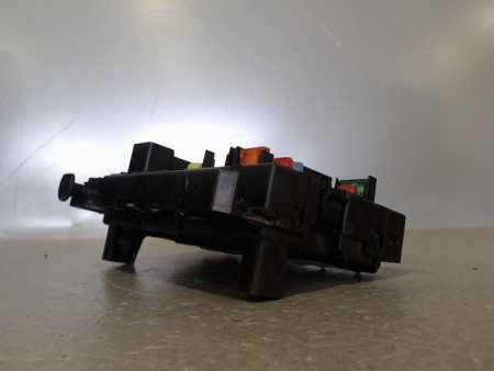 BOITE A FUSIBLES PEUGEOT 206 1998-2009