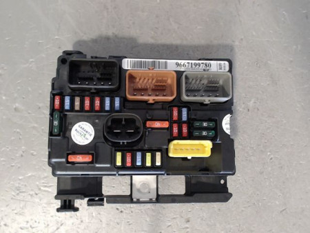 BOITE A FUSIBLES PEUGEOT 207 2006-2013