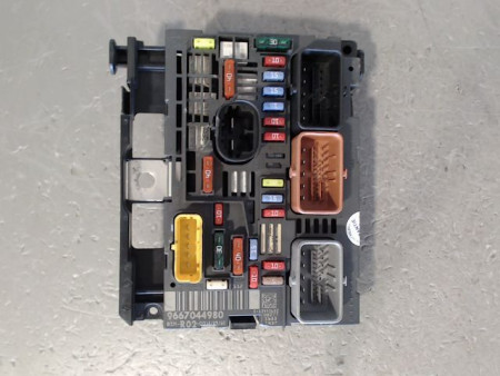 BOITE A FUSIBLES PEUGEOT 407 SW Phase 2 2008-2011