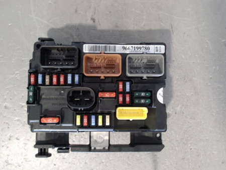 BOITE A FUSIBLES PEUGEOT 207 SW 2007-2013
