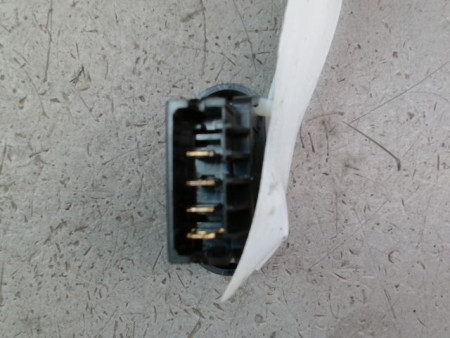 COMMANDE DEGIVRAGE LUNETTE ARRIERE DACIA SANDERO I 2008-2012