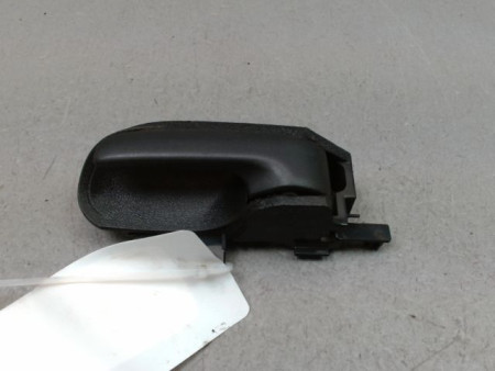 POIGNEE INTERIEURE PORTE AVANT GAUCHE PEUGEOT 107 Phase 3 2012-2014