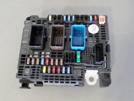 BOITE A FUSIBLES PEUGEOT 3008 2009-