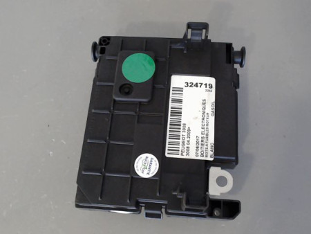 BOITE A FUSIBLES PEUGEOT 3008 2009-
