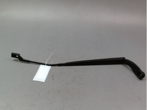 BRAS ESSUIE-GLACE AVANT DROIT FIAT 500 2007-
