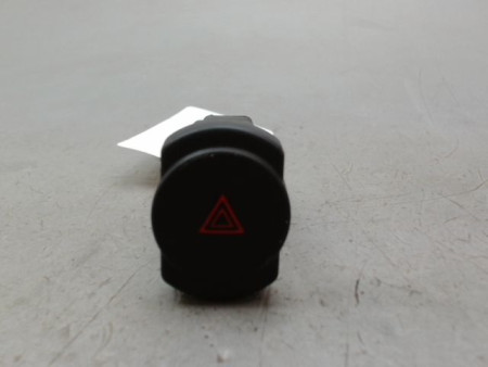 BOUTON DE WARNING DACIA SANDERO I 2008-2012