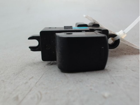 COMMANDE LEVE-GLACE PORTE AVD NISSAN NOTE
