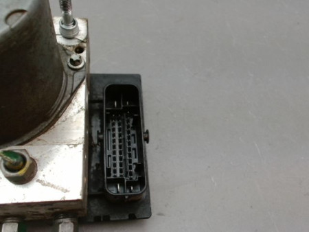 UNITE HYDRAULIQUE ABS DACIA DUSTER BREAK Phase 1 2010-2013
