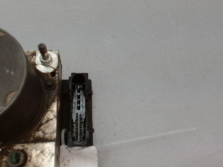 UNITE HYDRAULIQUE ABS OPEL CORSA III Phase 2 (C) 2003-2006