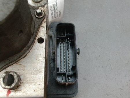 UNITE HYDRAULIQUE ABS SUZUKI SWIFT