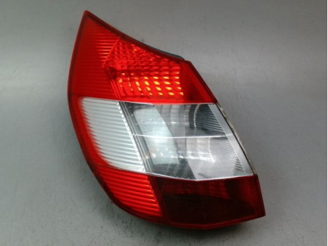 FEU ARRIERE GAUCHE  RENAULT SCENIC MONOSP. II Phase 1 2003-2006
