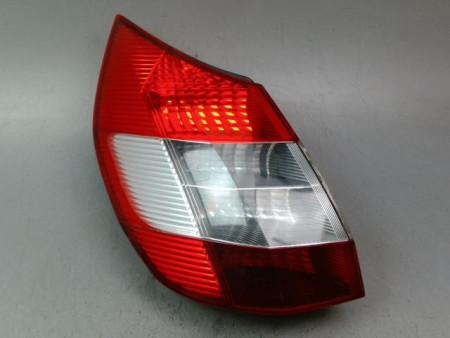 FEU ARRIERE GAUCHE  RENAULT SCENIC MONOSP. II Phase 1 2003-2006