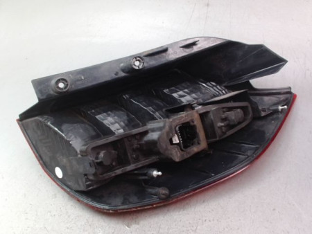 FEU ARRIERE GAUCHE  RENAULT SCENIC MONOSP. II Phase 1 2003-2006