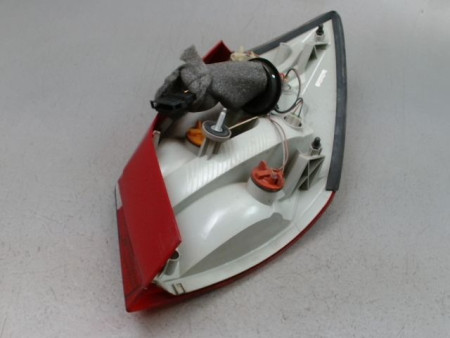 FEU ARRIERE GAUCHE  SKODA FABIA 2007-