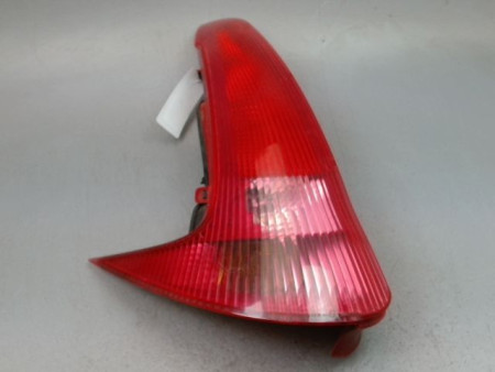 FEU ARRIERE GAUCHE  PEUGEOT 206 SW 2002-2006