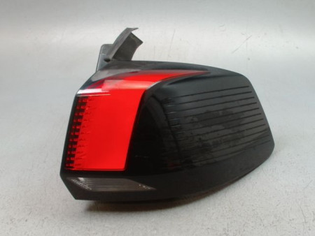 FEU ARRIERE DROIT PEUGEOT 5008 2009-