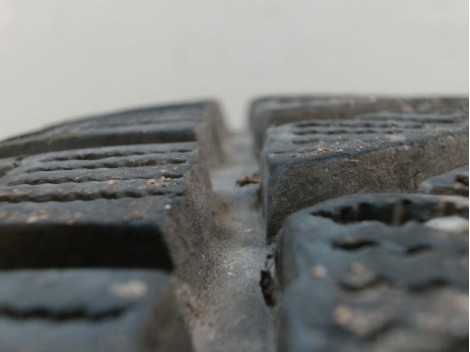 Paire de pneus BRIDGESTONE BLIZZAK 215 70 15 109 R