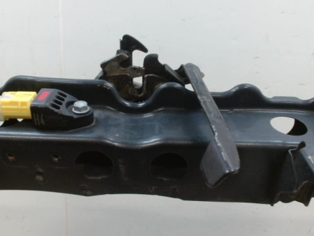 TRAVERSE SUPERIEURE ARMATURE AVANT TOYOTA YARIS II 2010-