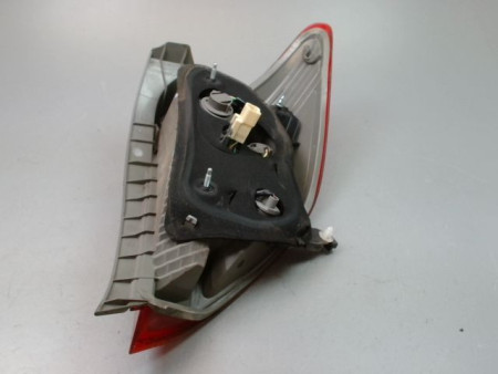 FEU ARRIERE GAUCHE  TOYOTA YARIS 2005-