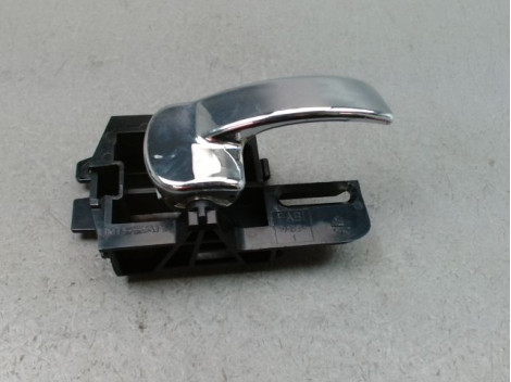 POIGNEE INTERIEURE PORTE AVANT DROIT NISSAN QASHQAI