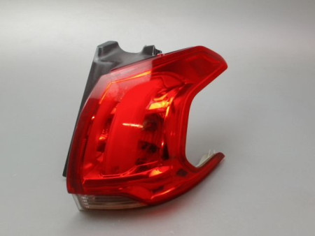 FEU ARRIERE DROIT PEUGEOT 2008 Phase 1 2013-...