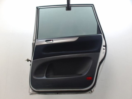 PORTE ARRIERE DROIT TOYOTA AVENSIS VERSO 01-03
