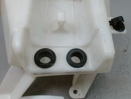 RESERVOIR LAVE-GLACE AVANT TOYOTA YARIS 2005-