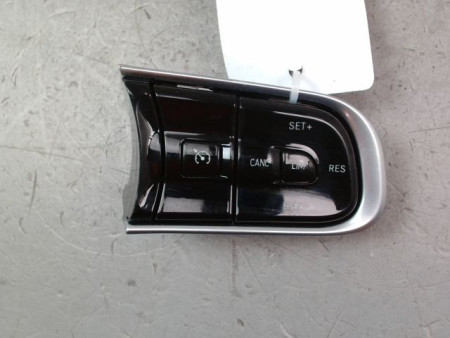 COMMANDES VOLANT DROIT FIAT 500 2007-