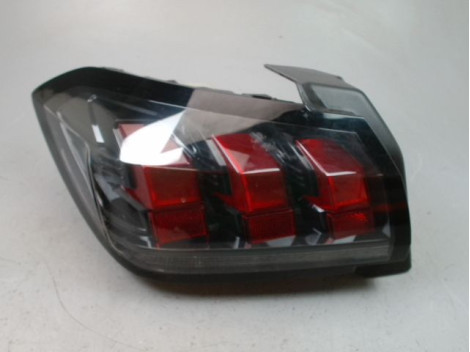FEU ARRIERE GAUCHE  PEUGEOT 208
