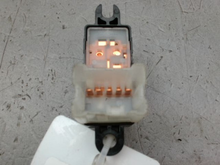 COMMANDE LEVE-GLACE PORTE AVD NISSAN X-TRAIL