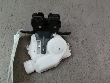 SERRURE HAYON  TOYOTA YARIS 2005-