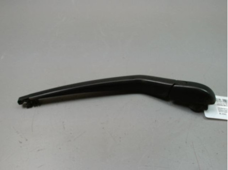 BRAS ESSUIE-GLACE ARRIERE TOYOTA YARIS 2005-